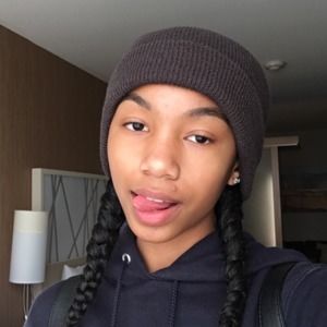 Meet your Posher, Alexandria